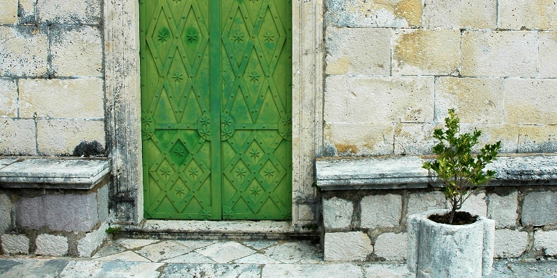 When A Spouse Passes – How To Stay Out Of The Dark