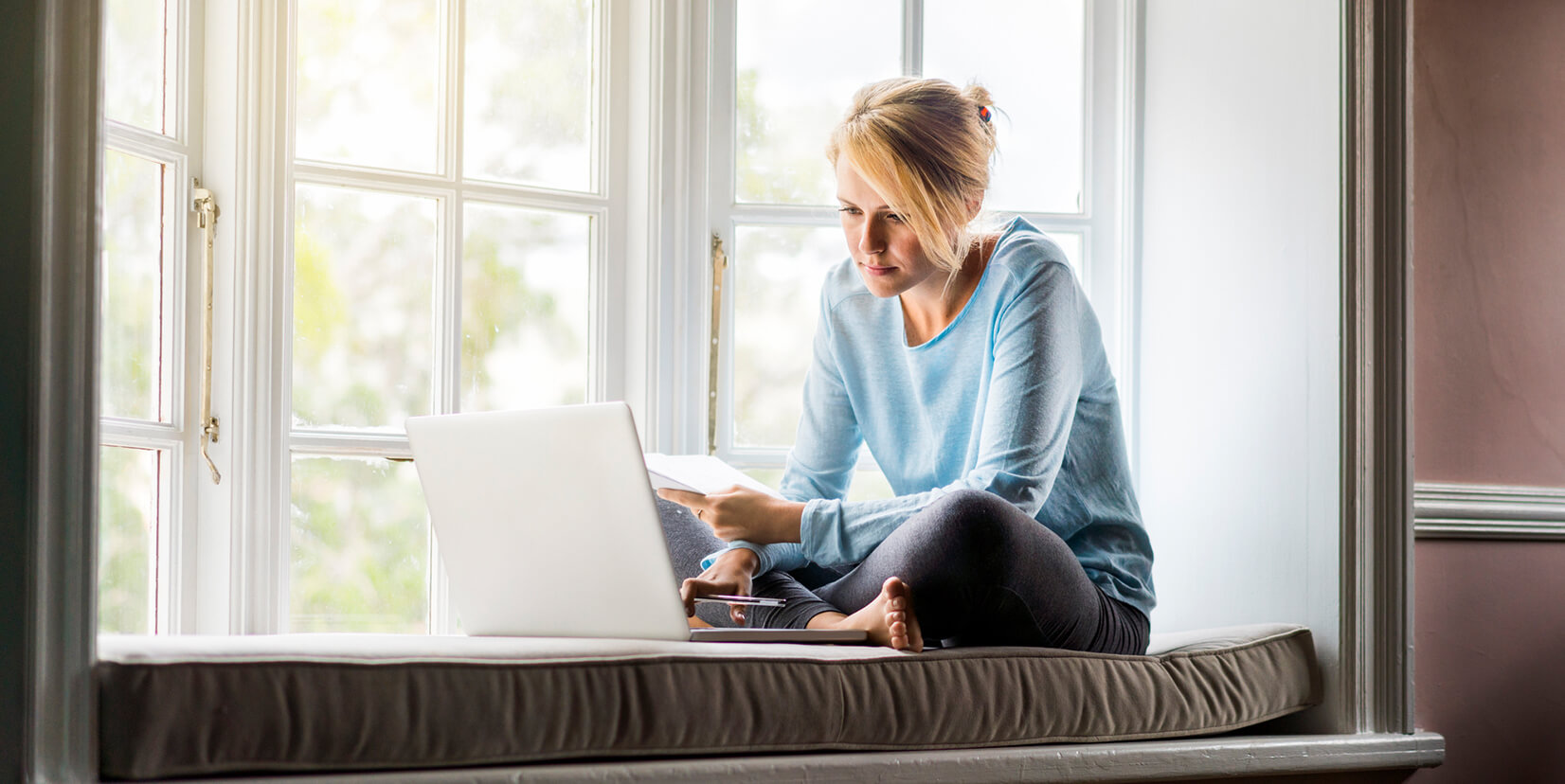 Pros And Cons Of Refinancing Student Loans